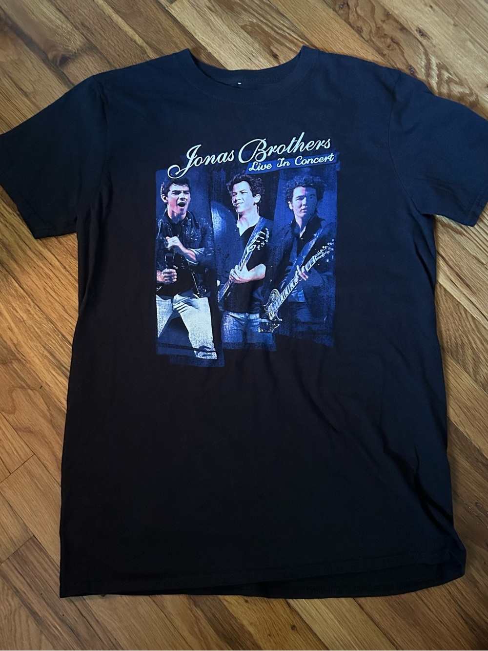 2010 Jonas Brothers Black Live In Concert Short Sleeve Tee